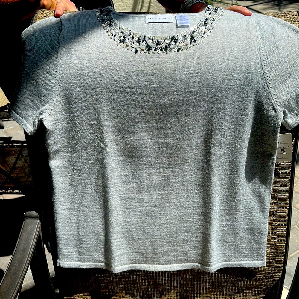 Alfred Dunner Grey size small embellished sparkly short sleeve sweater